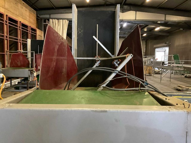 Erc machinery - kistenvuller - 2011 - afbeelding 6 van  9