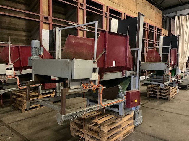 Erc machinery - kistenvuller - 2011 - afbeelding 1 van  9