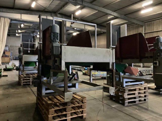 Erc machinery - kistenvuller - 2011 - afbeelding 4 van  9