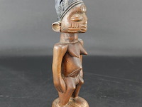 Ere ibeji door het yoruba-volk in nigeria in hout gesneden. - afbeelding 1 van  5