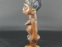 Ere ibeji door het yoruba-volk in nigeria in hout gesneden. - afbeelding 2 van  5