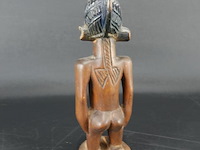 Ere ibeji door het yoruba-volk in nigeria in hout gesneden. - afbeelding 3 van  5
