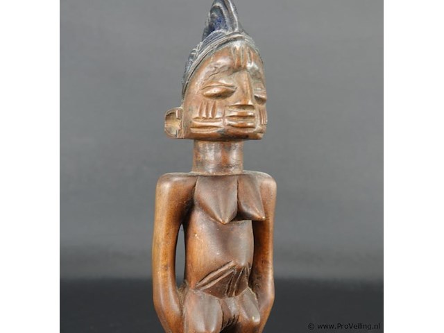 Ere ibeji door het yoruba-volk in nigeria in hout gesneden. - afbeelding 4 van  5