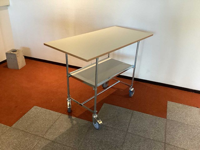 Ergobjorn serveerwagen - afbeelding 3 van  4