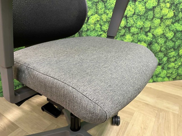 Ergonomische bureaustoel - ongebruikt - afbeelding 16 van  17
