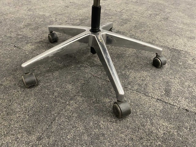 Ergonomische bureaustoel zwart-chroom - afbeelding 2 van  11