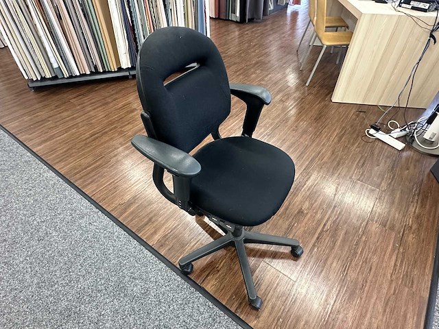 Ergonomische bureaustoel - afbeelding 1 van  3
