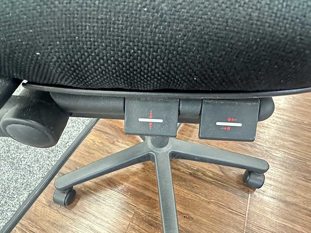 Ergonomische bureaustoel - afbeelding 3 van  3