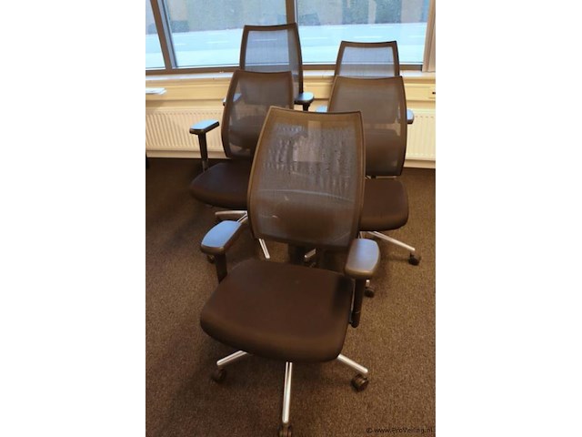 Ergonomische bureaustoelen - 3 stuks - afbeelding 1 van  6