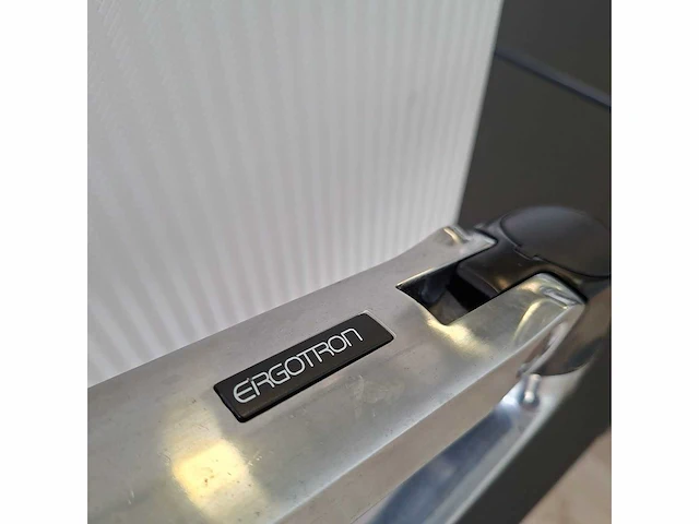 Ergotron - lx desk mount - monitorarm - computer parts (500x) - afbeelding 5 van  6
