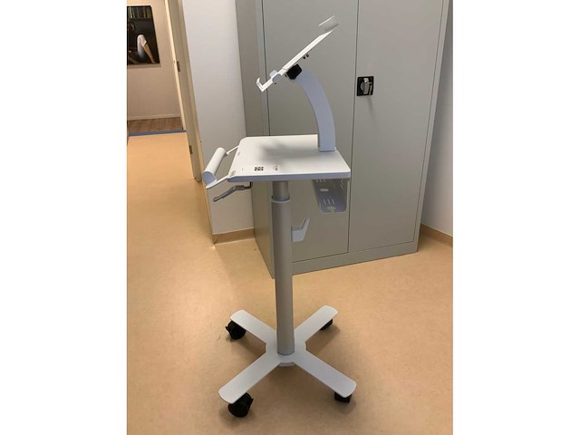 Ergotron dynamic ergonomische tablet wagen - afbeelding 3 van  5