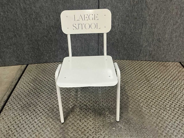 Erik kessels “empty chair” stoel (9x) - afbeelding 2 van  5