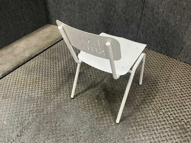 Erik kessels “empty chair” stoel (9x) - afbeelding 3 van  5