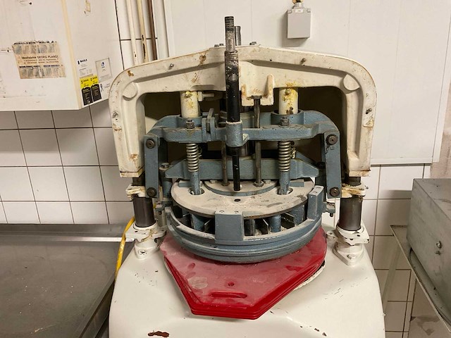 Erika rekord deegverdeel- opbolmachine - afbeelding 4 van  5