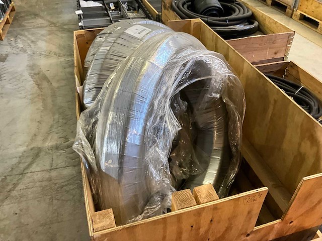 Eriks carbopomp 15 360 28x38 rol rubberen pers/zuig slang (3x) - afbeelding 2 van  4