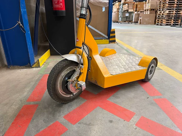 Erler colly 1 elektrische 3-wiel transportstep met laadplateau, mand en lader - afbeelding 1 van  5