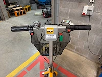Erler colly 1 elektrische 3-wiel transportstep met laadplateau, mand en lader - afbeelding 5 van  5