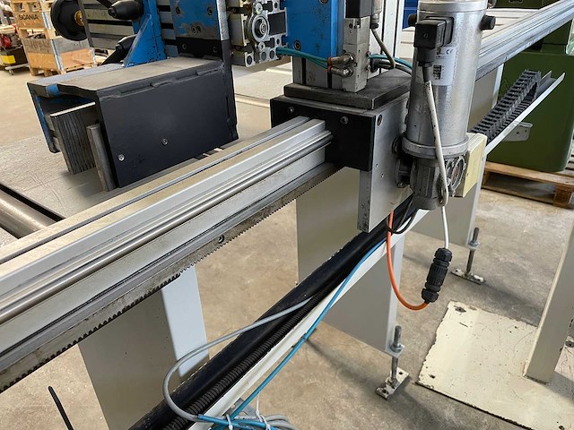 Erlo - 2004 - at-btser 35 - boor- tapmachine met mps aanvoertafel - afbeelding 21 van  31
