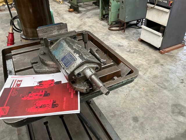 Erlo tca-50 kolomboormachine - afbeelding 17 van  17