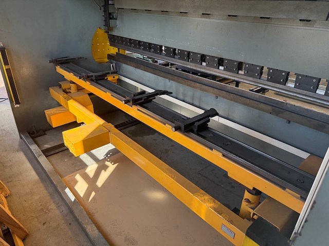 Ermaksan - 2006 - cnc ap 3600x160 - cnc-kantbank - afbeelding 13 van  15