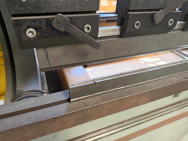 Ermaksan - 2006 - cnc ap 3600x160 - cnc-kantbank - afbeelding 15 van  15