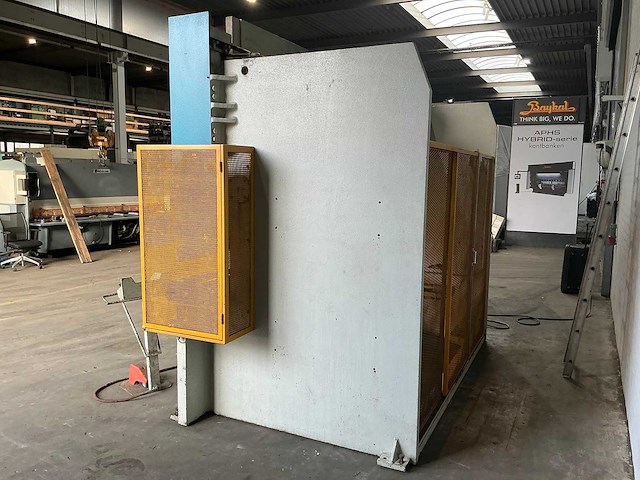 Ermaksan - ap 3100mm x 160t - press brake - 1998 - afbeelding 6 van  11