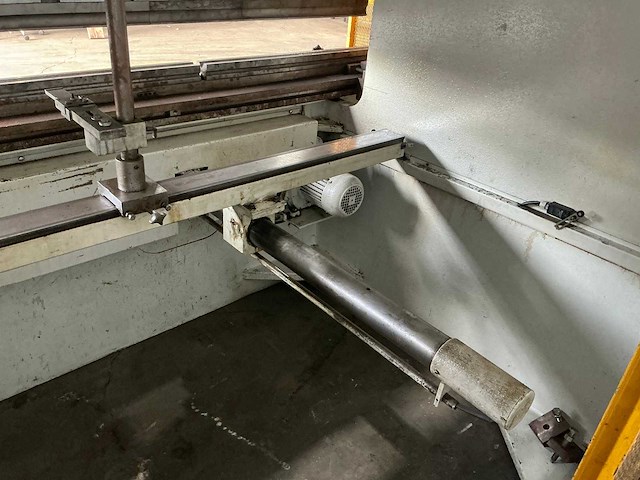 Ermaksan - ap 3100mm x 160t - press brake - 1998 - afbeelding 8 van  11