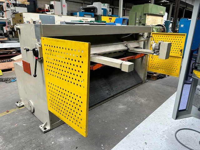 Ermaksan - gmr 2600/4 - guillotine shears - 2004 - afbeelding 4 van  12