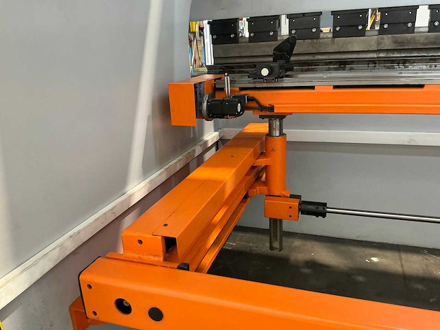 Ermaksan - speed-bend pro 3100x175 - cnc press brake - 2022 - afbeelding 7 van  22