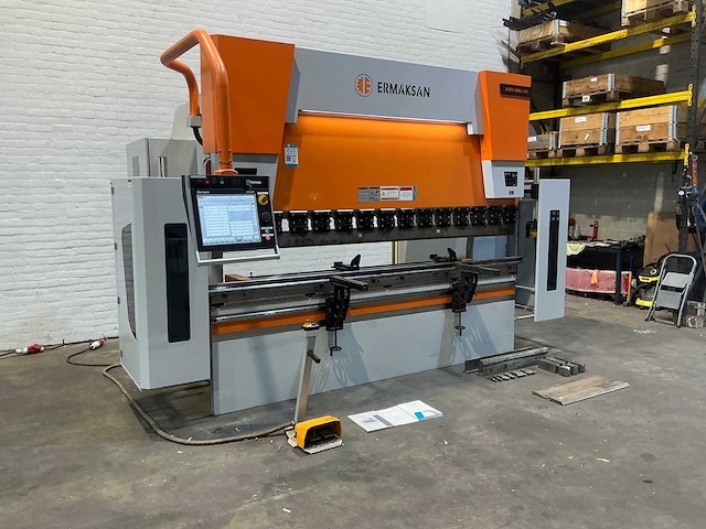 Ermaksan - speed-bend pro 3100x175 - cnc press brake - 2022 - afbeelding 18 van  22