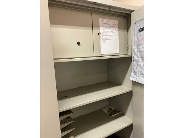 Eromes inhoud kantoor - afbeelding 12 van  17