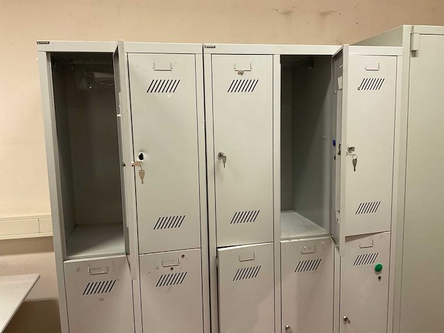 Eromes inhoud kantoor - afbeelding 14 van  17