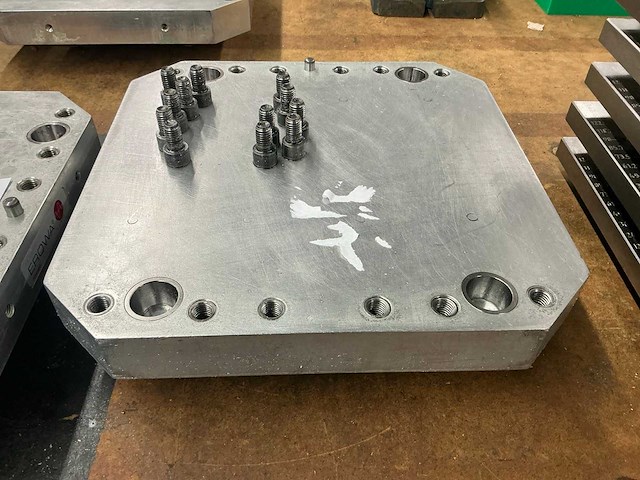 Erowa opspansplaat voor cnc machine (2x) - afbeelding 2 van  5