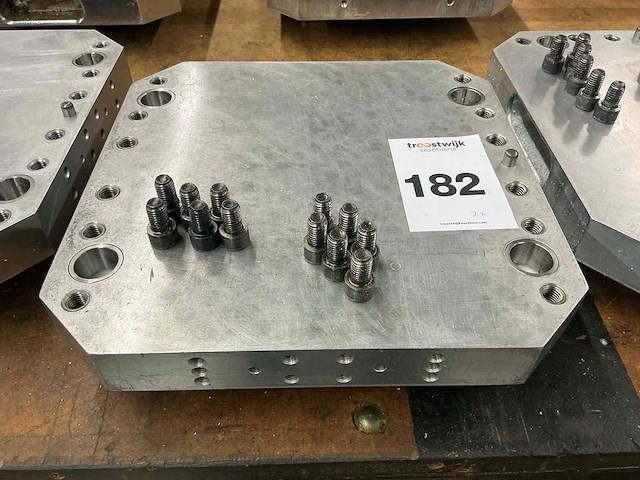 Erowa opspansplaat voor cnc machine (2x) - afbeelding 2 van  6