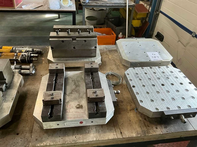 Erowa pneumatische montagetafel / opspangereedschap (5x) - afbeelding 7 van  7