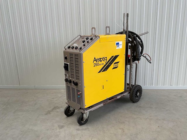 Esab aristotig 250 ac/dc lasapparaat - afbeelding 1 van  8
