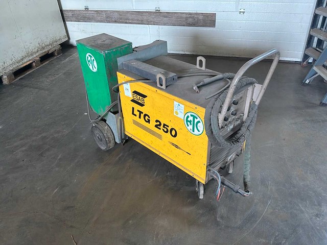 Esab ltg 250 lasmachine - afbeelding 1 van  5