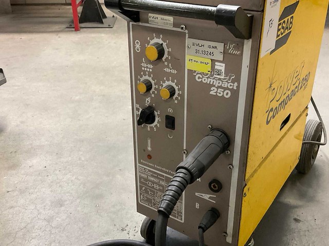 Esab power compact 250 lasmachine - afbeelding 4 van  5