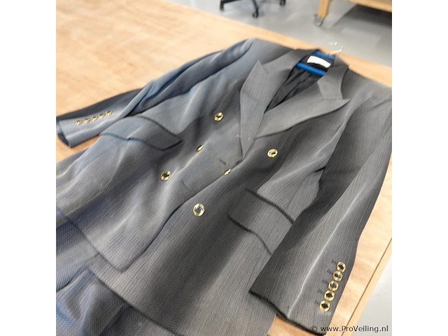 Escada - afbeelding 2 van  5