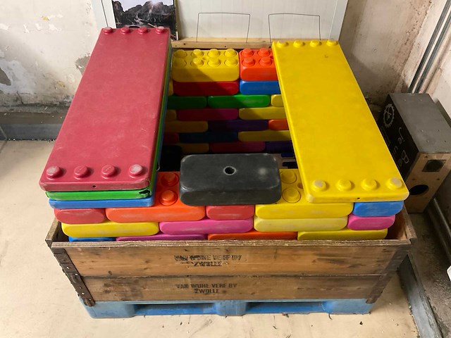 Esda speelblokken in palletbox - afbeelding 2 van  8