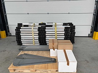 Esdec - flatfix - platdak onderconstructie (oost-west) t.b.v. 100 zonnepanelen - afbeelding 1 van  7