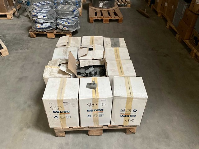 Esdec cf-evo mounting end cap grey (12x) - afbeelding 3 van  4