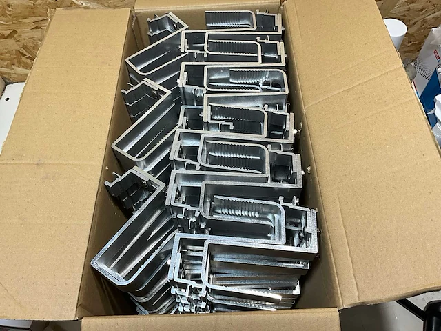 Esdec clickfit aluminium dakhaak breed 51-63mm (150x) - afbeelding 5 van  5