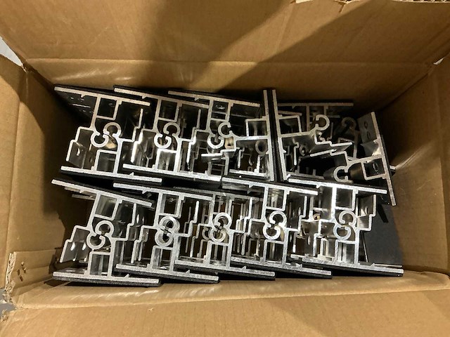 Esdec partij montagematerialen - afbeelding 9 van  22