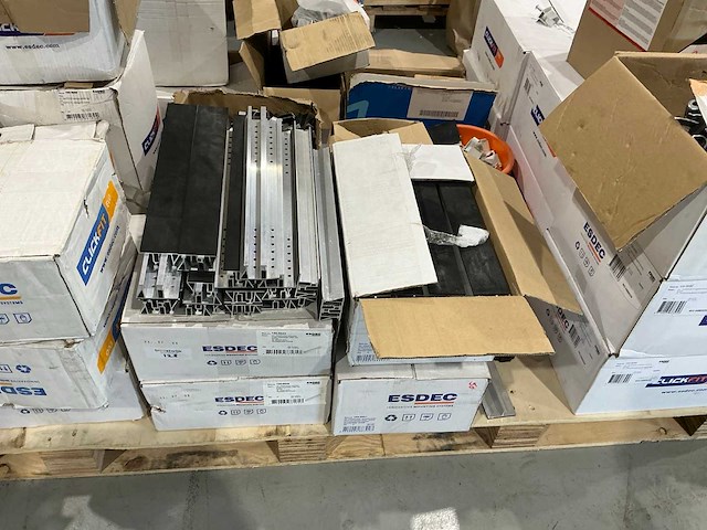 Esdec partij montagematerialen - afbeelding 20 van  22