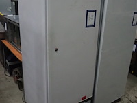 Esta - afbeelding 1 van  8