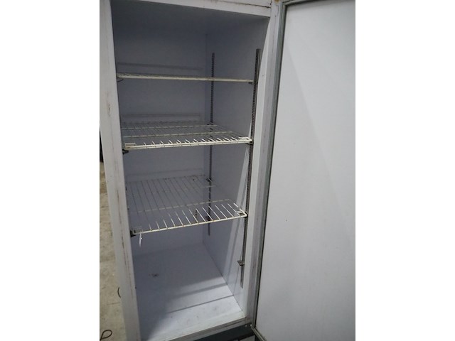 Esta - afbeelding 4 van  8