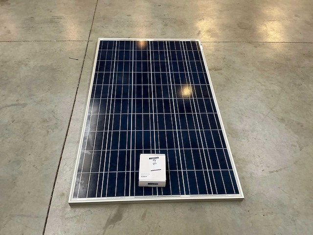 Et zonnepaneel met omvormer - afbeelding 2 van  7