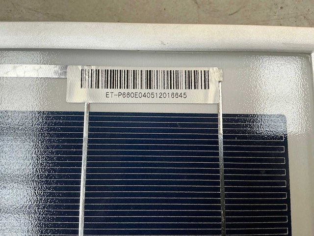 Et zonnepaneel met omvormer - afbeelding 5 van  7