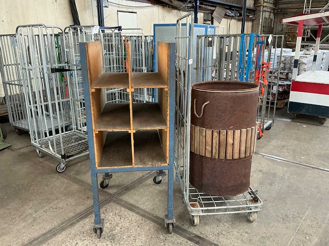Etagewagen en rolcontainer - afbeelding 2 van  4